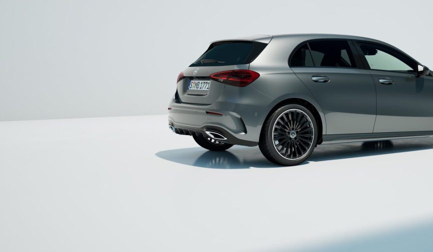 mercedes-benz-a-class-w177-modern-luxury-landingpage-stage-3840x1707-11-2022