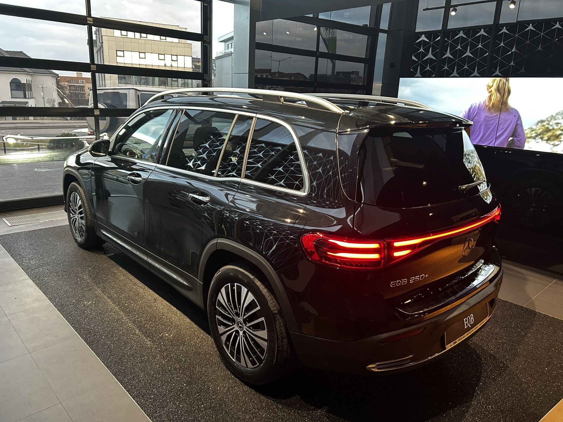 Mercedes-Benz EQB 250+