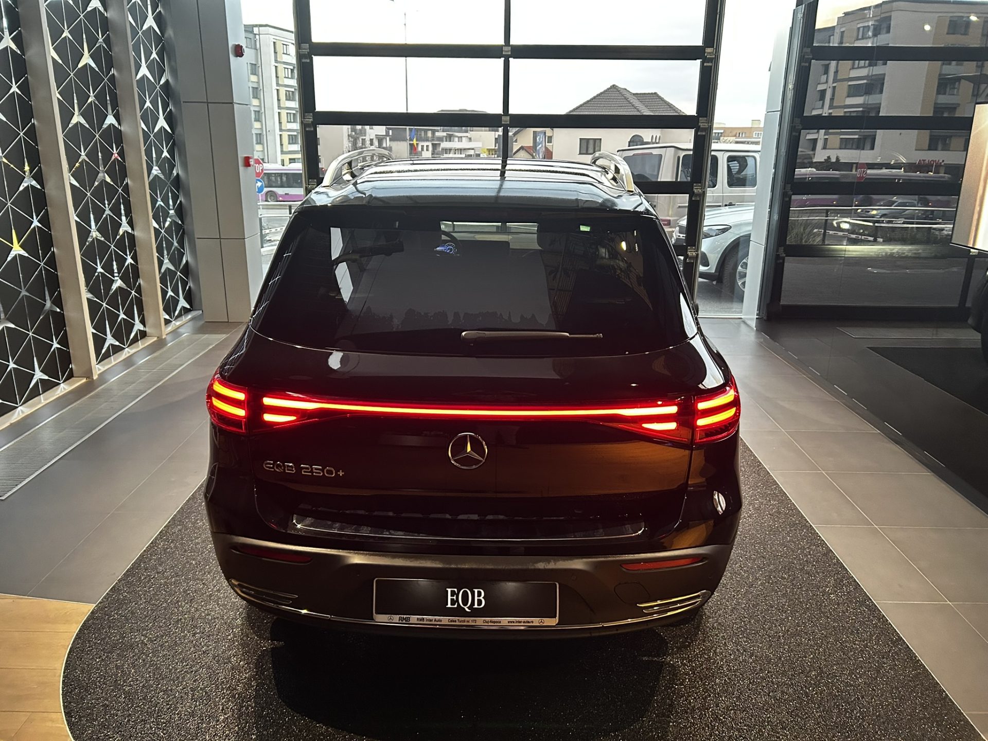 Mercedes-Benz EQB 250+