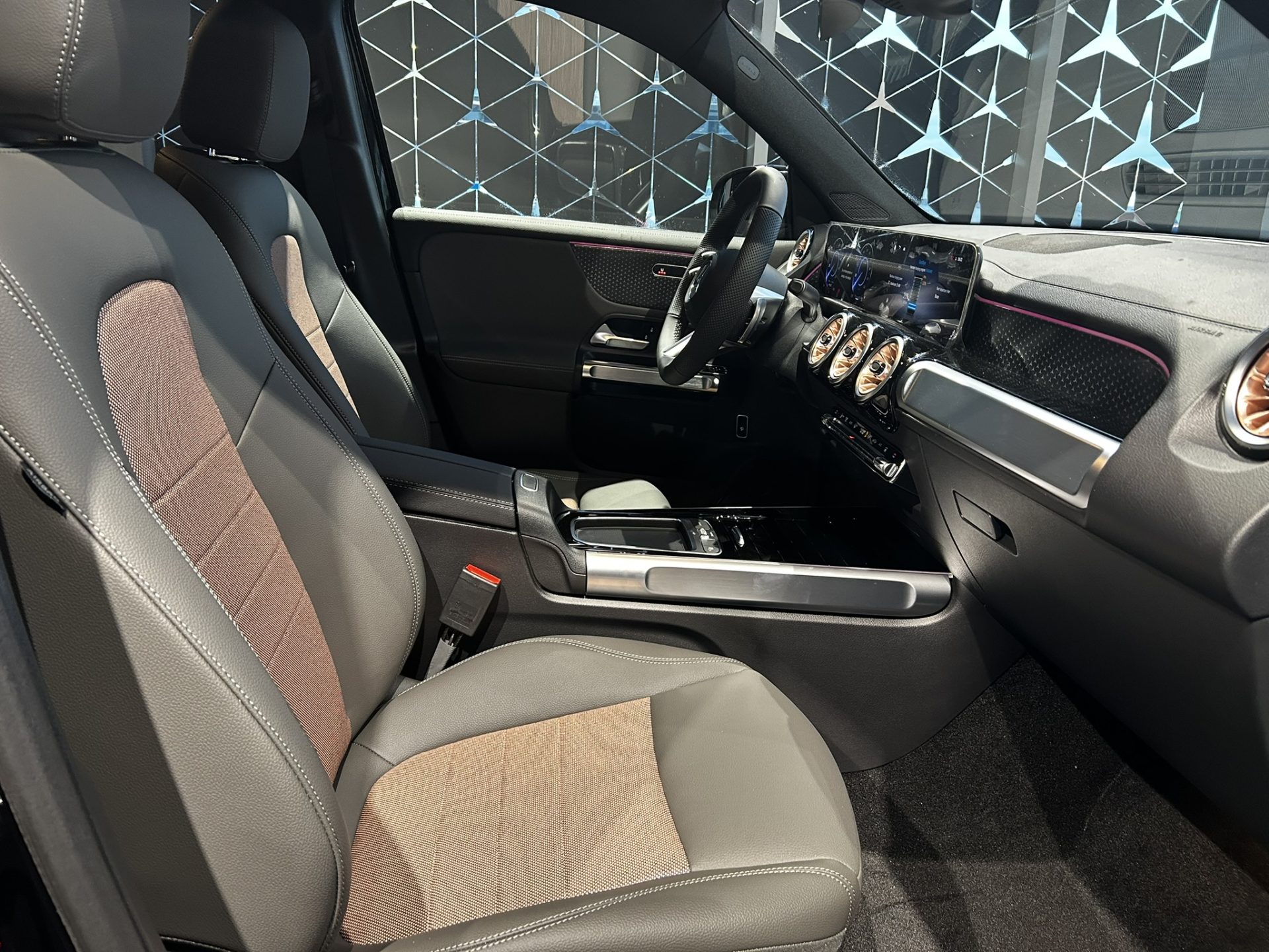 Mercedes-Benz EQB 250+
