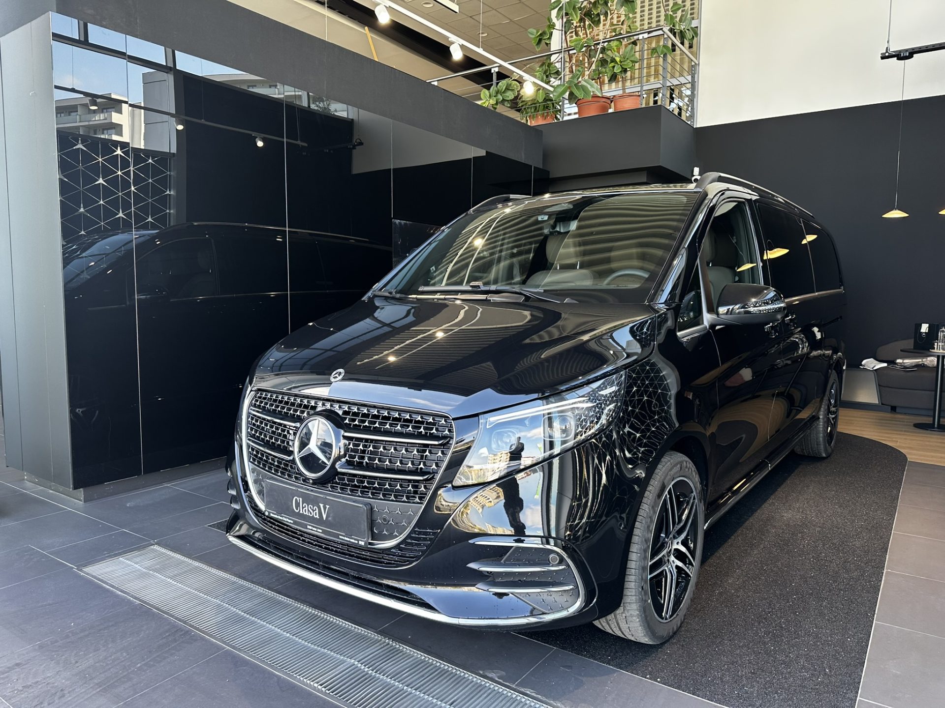 Mercedes-Benz Clasa V 300 D Lang 4Matic 9G-TRONIC Exclusive Edition