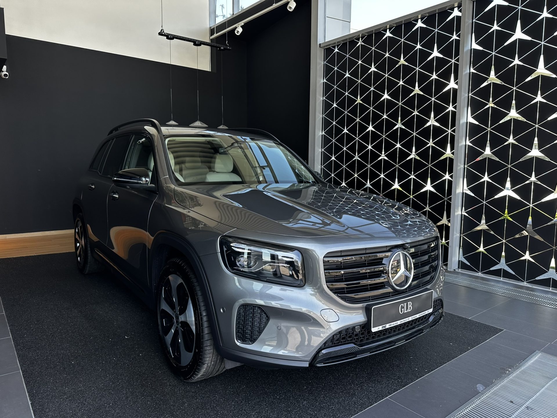 Mercedes-Benz GLB 220 4MATIC MHEV Aut