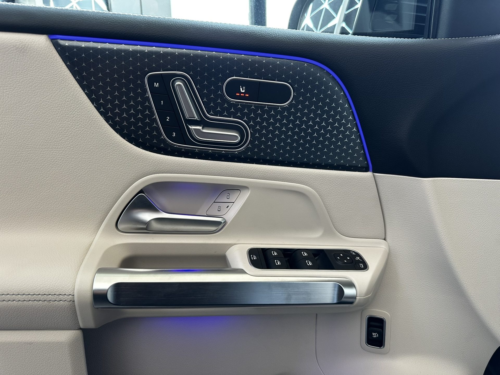Mercedes-Benz GLB 220 4MATIC MHEV Aut