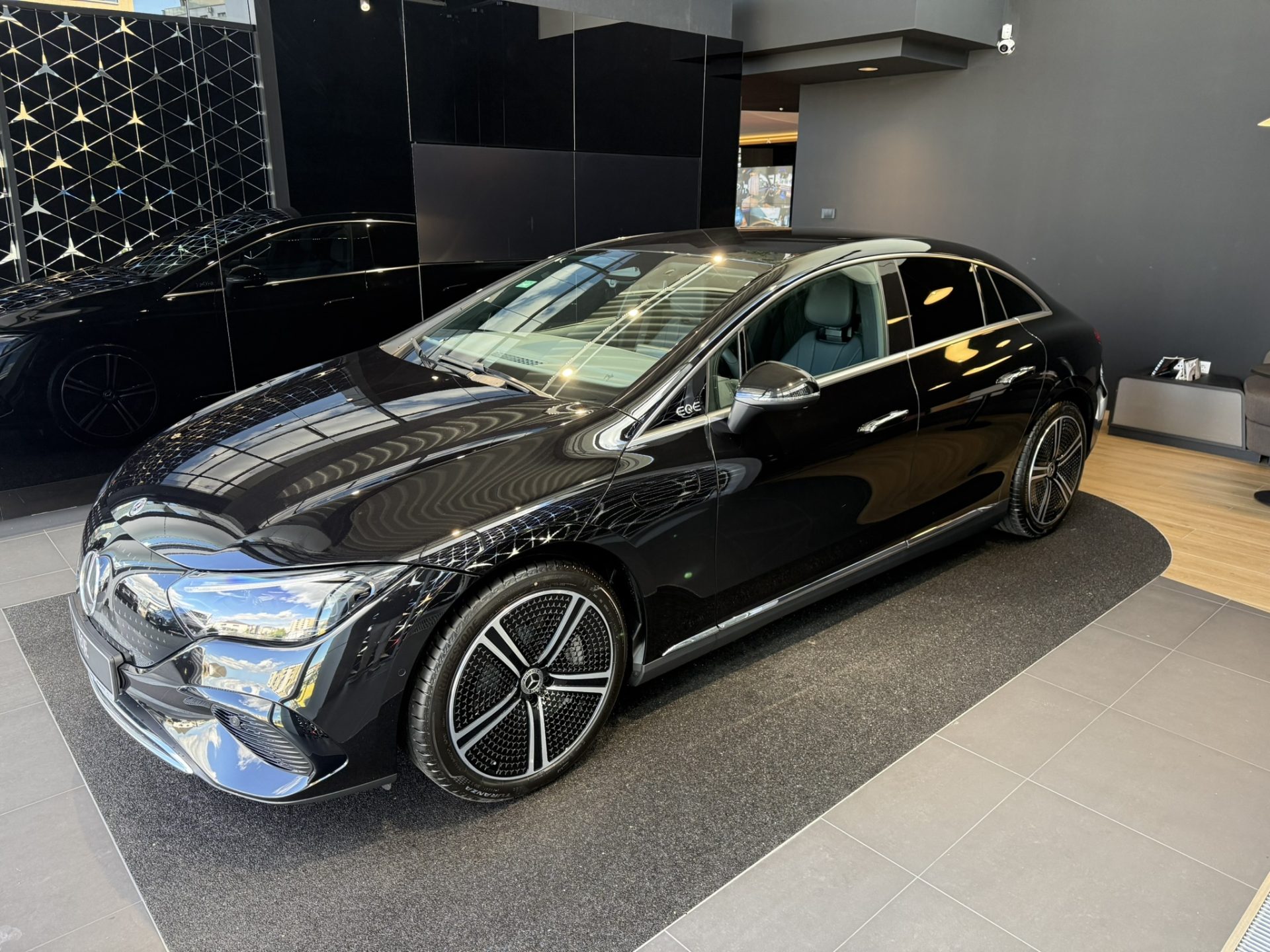 Mercedes-Benz EQE 350 4MATIC