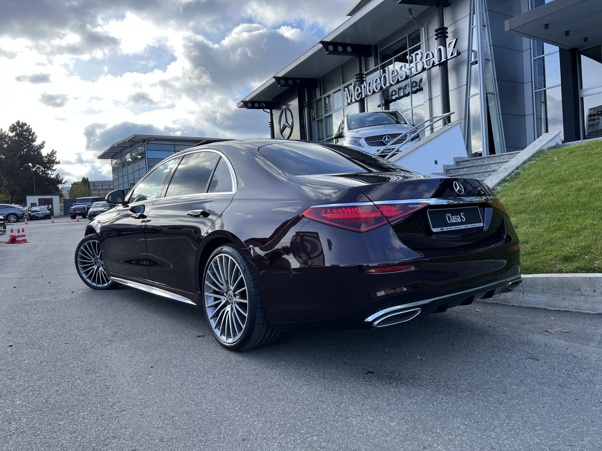 Mercedes-Benz Clasa S 400 D 4Matic L 9G-TRONIC