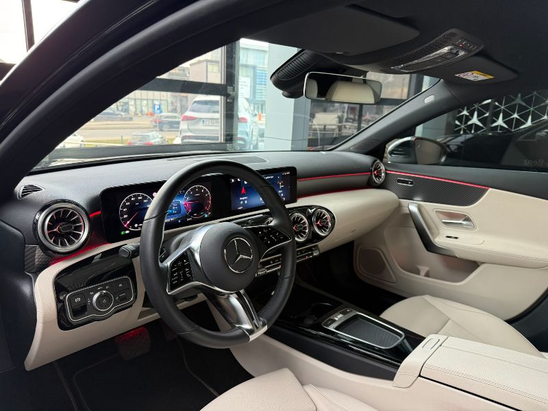 Mercedes-Benz Clasa A 200 MHEV 7G-DCT