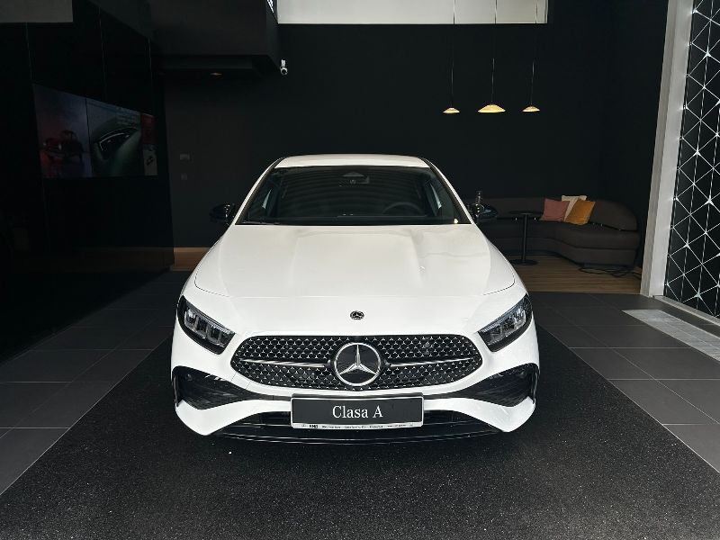 Mercedes-Benz Clasa A 220 4Matic 7G-DCT AMG Line