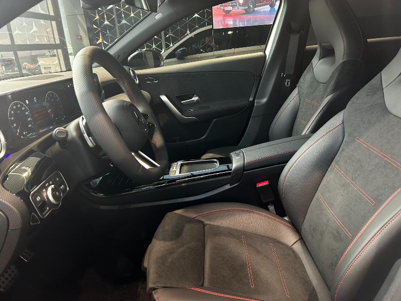 Mercedes-Benz Clasa A 220 4Matic 7G-DCT AMG Line