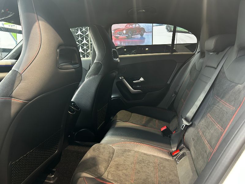 Mercedes-Benz Clasa A 220 4Matic 7G-DCT AMG Line