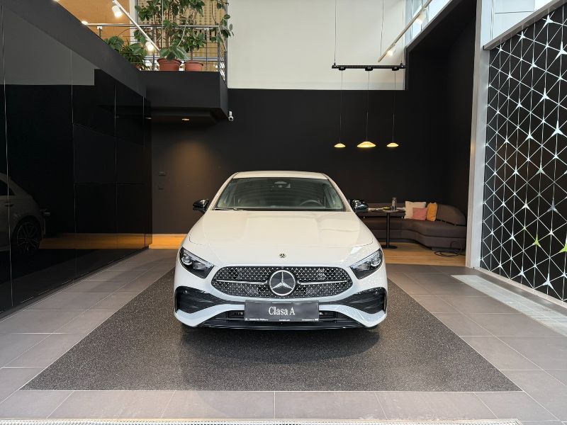 Mercedes-Benz Clasa A 200 Sedan MHEV 7G-DCT