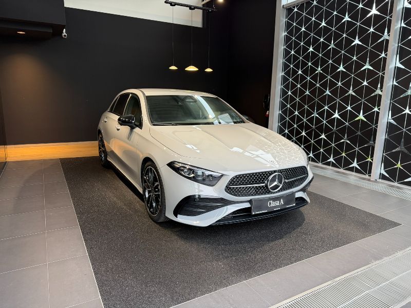 Mercedes-Benz Clasa A 200 Sedan MHEV 7G-DCT