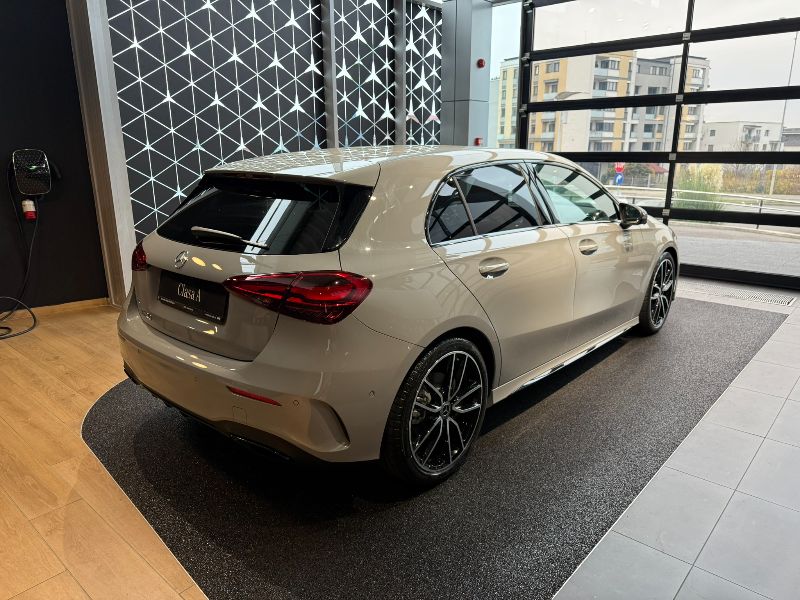 Mercedes-Benz Clasa A 200 Sedan MHEV 7G-DCT