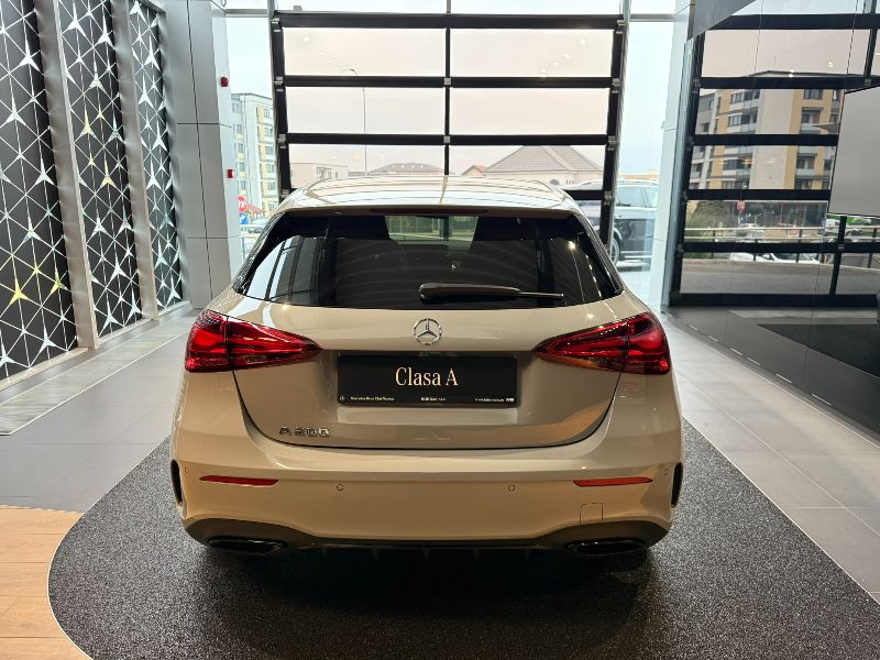 Mercedes-Benz Clasa A 200 Sedan MHEV 7G-DCT