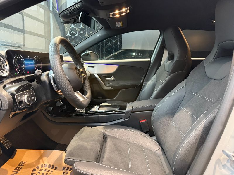 Mercedes-Benz Clasa A 200 Sedan MHEV 7G-DCT