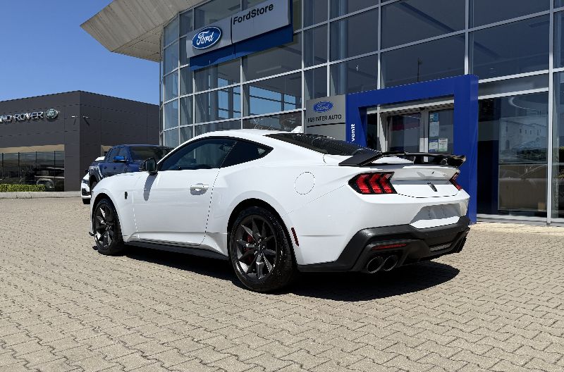 Ford Mustang 5.0 V8 Aut. Dark Horse